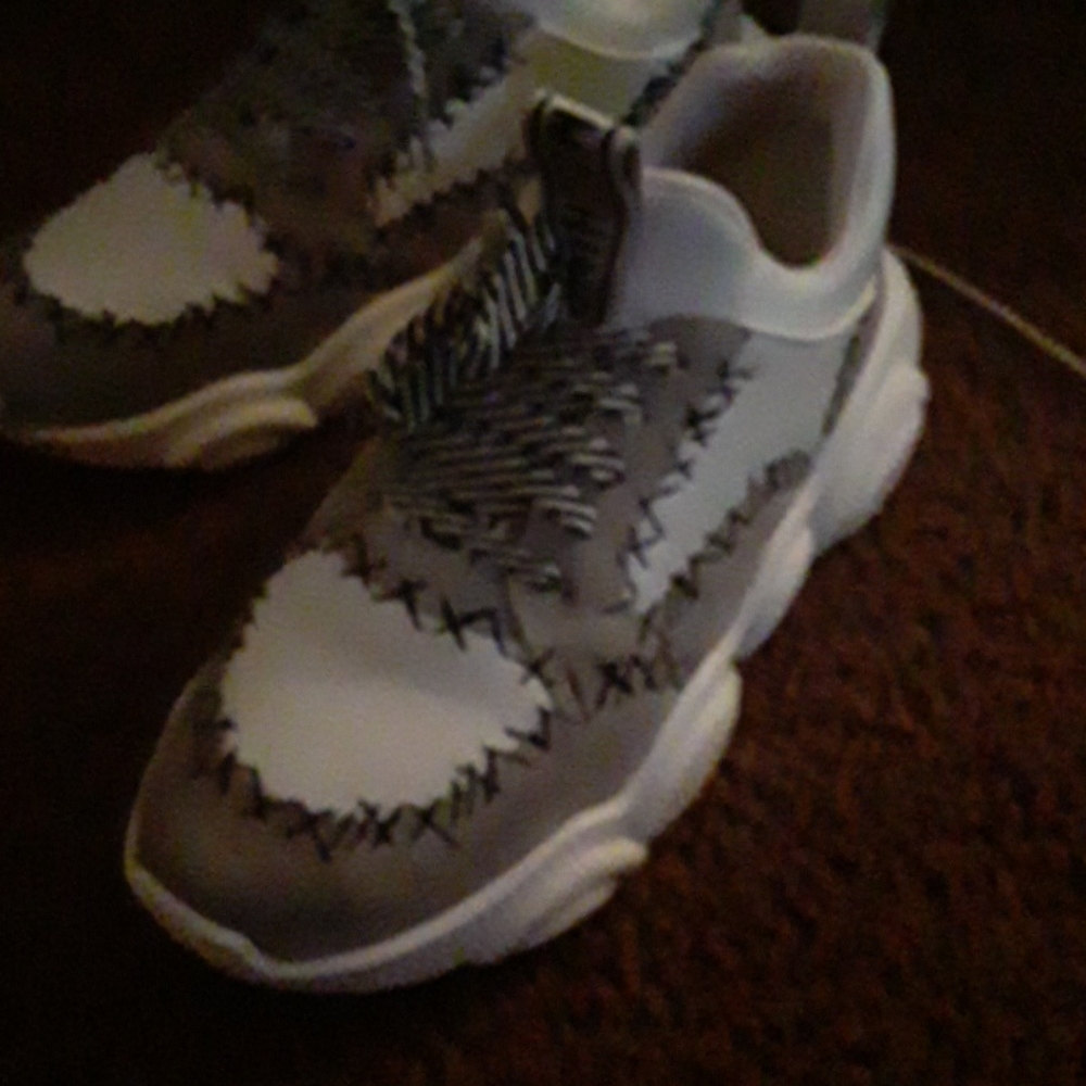 Moschino runners